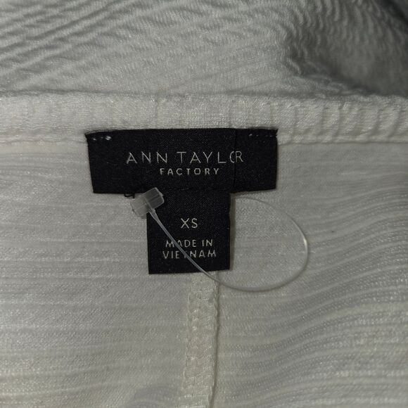 Ann Taylor Factory Pearl & Rhinestone Textured Tank Top Size XS - Picture 5 of 6